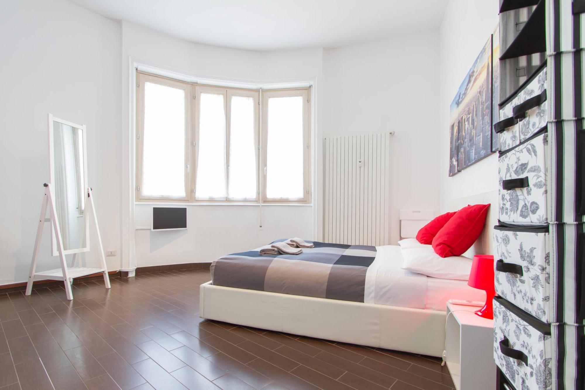 Panoramic Plaza Apartment -Loreto 1 Milan Bagian luar foto